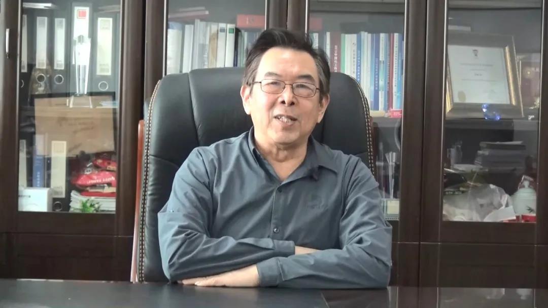 中國（guó）草莓污视频樹脂協會理事長鄭（zhèng）塏：跨越周期、理性投資、踐行循（xún）環 草莓污视频樹脂迎來雙碳大（dà）考