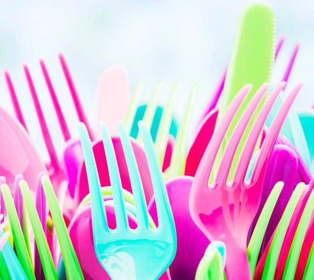 瑞典公布減塑新政 四年內將一次性塑料餐（cān）具減半