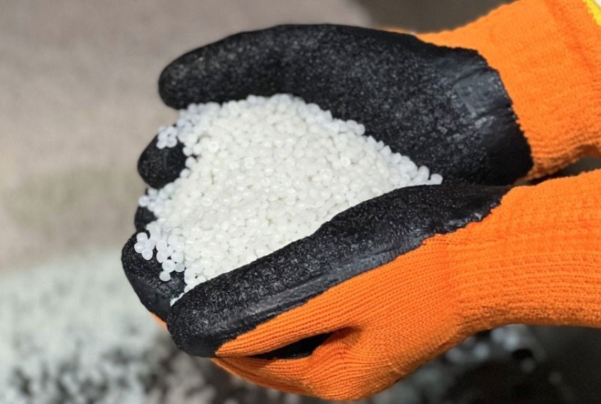 威立雅將為（wéi）歐萊雅提（tí）供再（zài）生塑（sù）料，用於生產新化妝品包裝