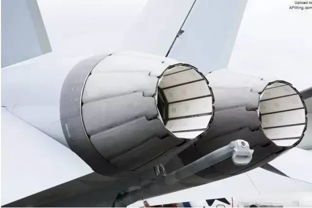 聚酰亞胺納米雲（yún）母複合膜新型航天器（qì）防（fáng）護材料研製成功（gōng）